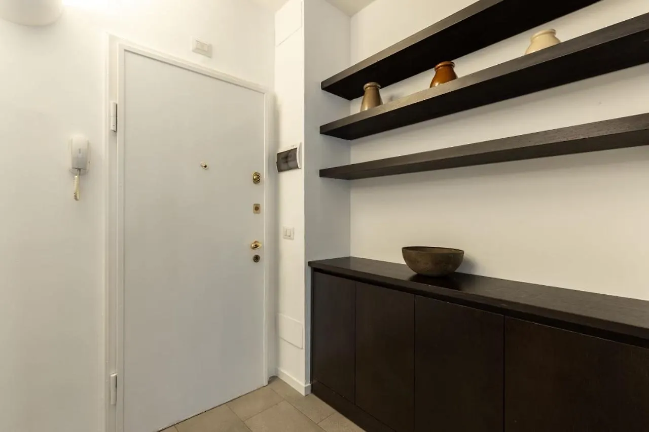 Apartment In Brera-Fatebenefratelli-Porta Nuova-Milano  Milano